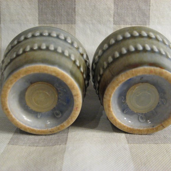 IRISH PORCELAIN SALT & PEPPER SET - Picture 2 of 2